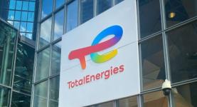 Image of TotalEnergies logo at their head office in Paris.